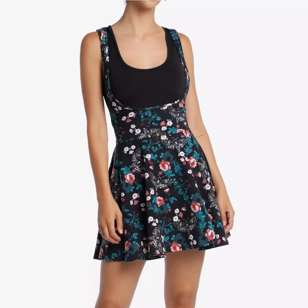 Death Moth & Roses Scoop Suspender Skirt Hot Topic‎